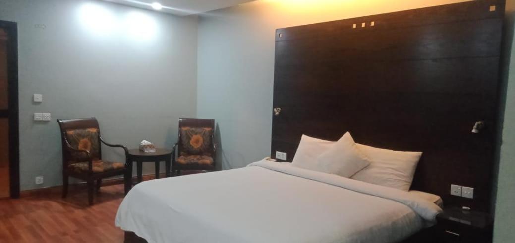 Hira Guest House Karachi Exterior foto